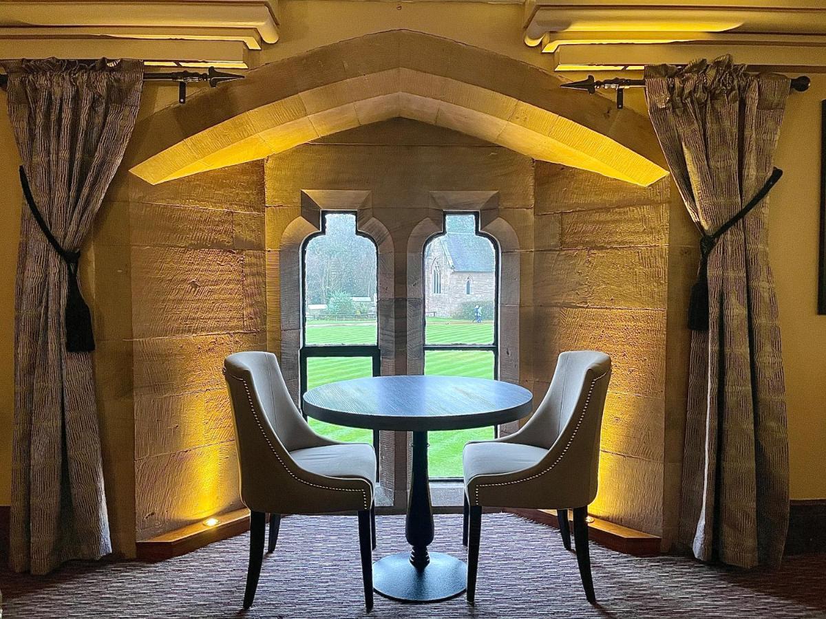 Peckforton Castle Тарпорли Екстериор снимка