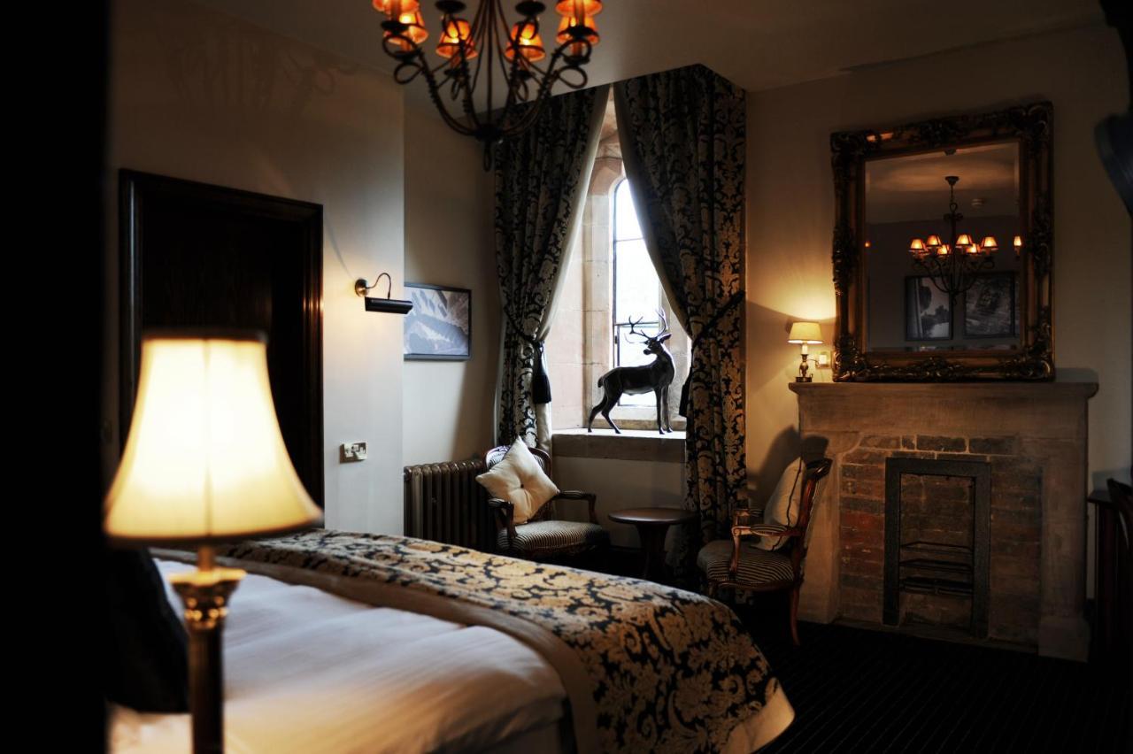 Peckforton Castle Тарпорли Екстериор снимка