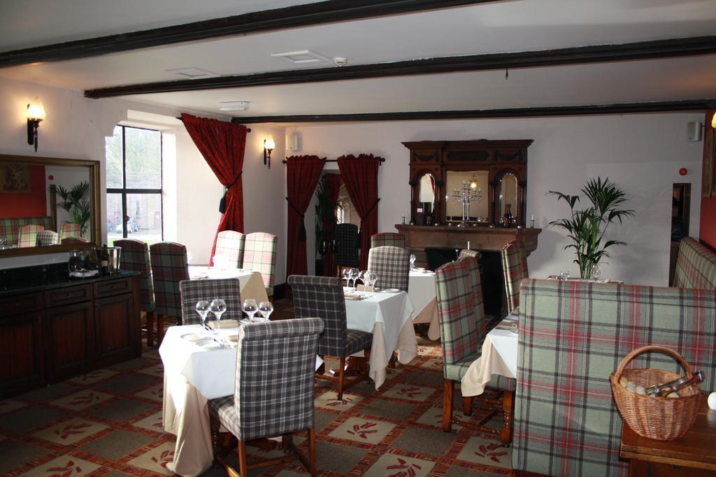 Peckforton Castle Тарпорли Екстериор снимка