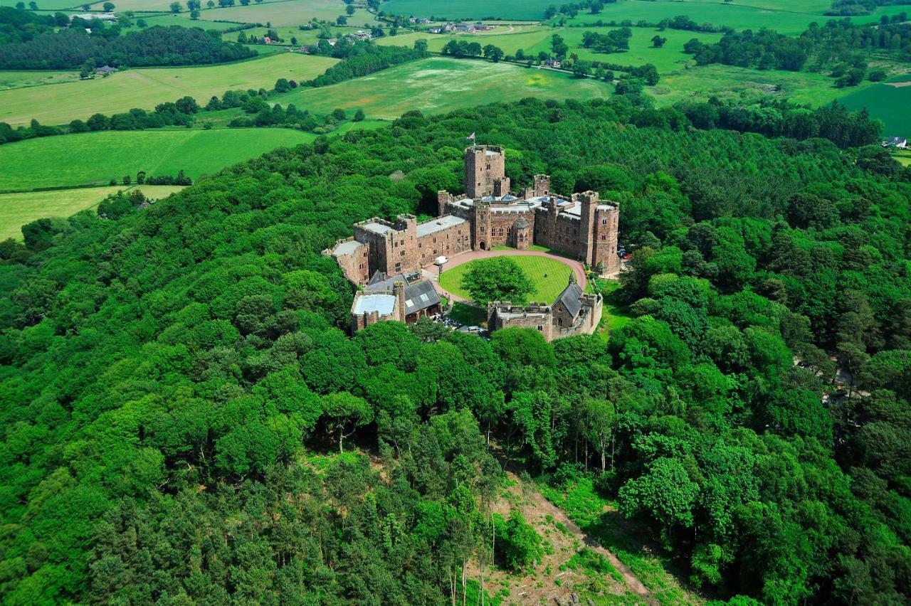 Peckforton Castle Тарпорли Екстериор снимка